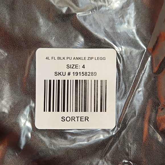 ❤️NWT VINTAGE TORRID LEGGING - FAUX VEGAN LEATHER ZIPPER ANKLE - FULL LENGTH 4X - Picture 6 of 9